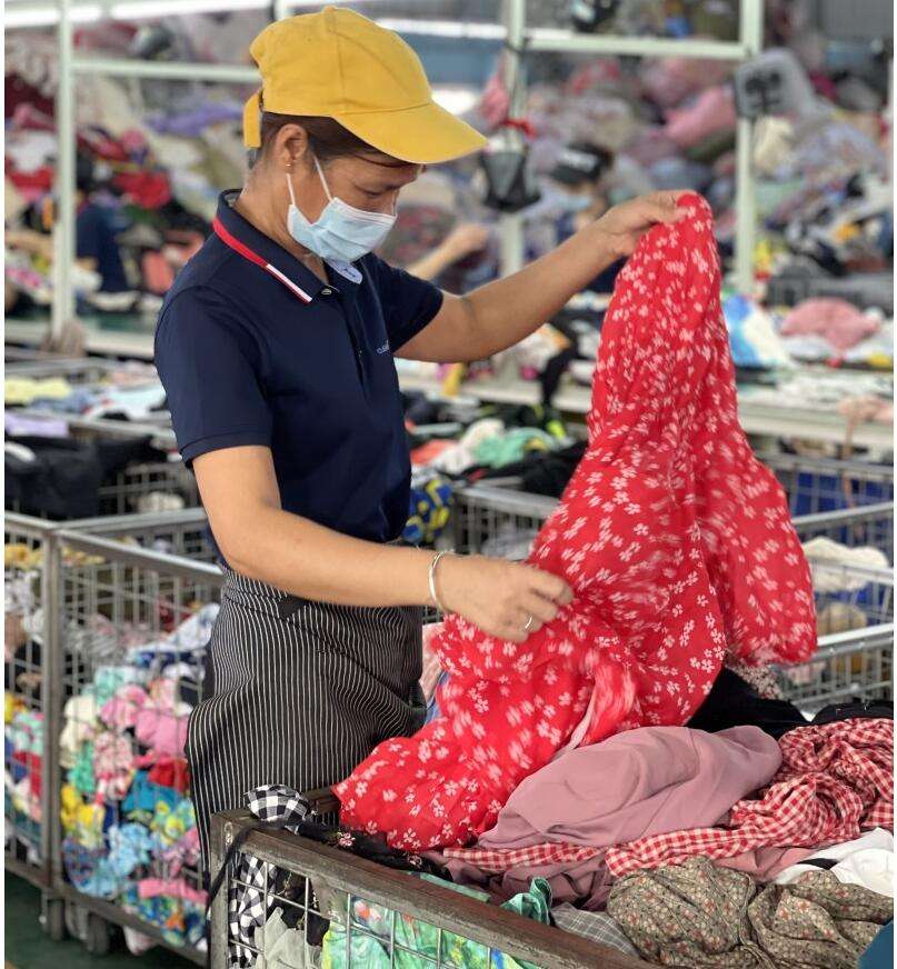 Wholesale Women Second Hand Clothes Ladies Silk Tops Dress Bales