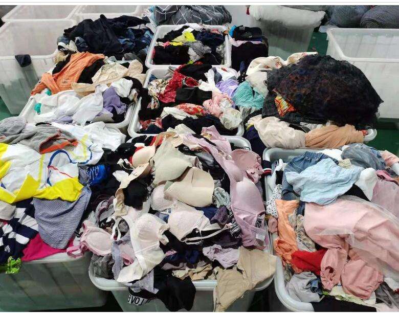 Factory Wholesale Used Clothes Used Ladies Silk Dress Women Clothing