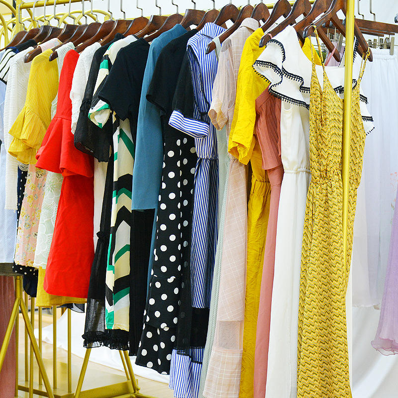 Factory Wholesale Used Clothes Used Ladies Silk Dress Women Clothing