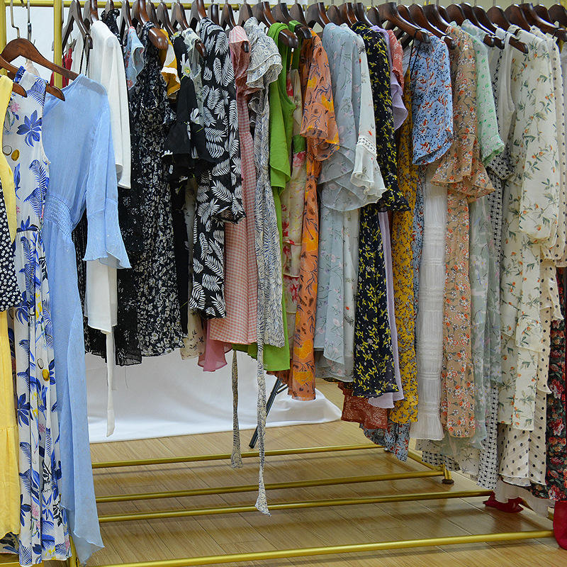 Factory Wholesale Second Hand Summer Clothes Used Ladies Silk Dress Women Clothing
